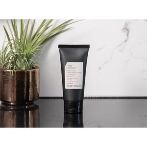 Ultra-Moisturizing Body Cream Skin Regimen